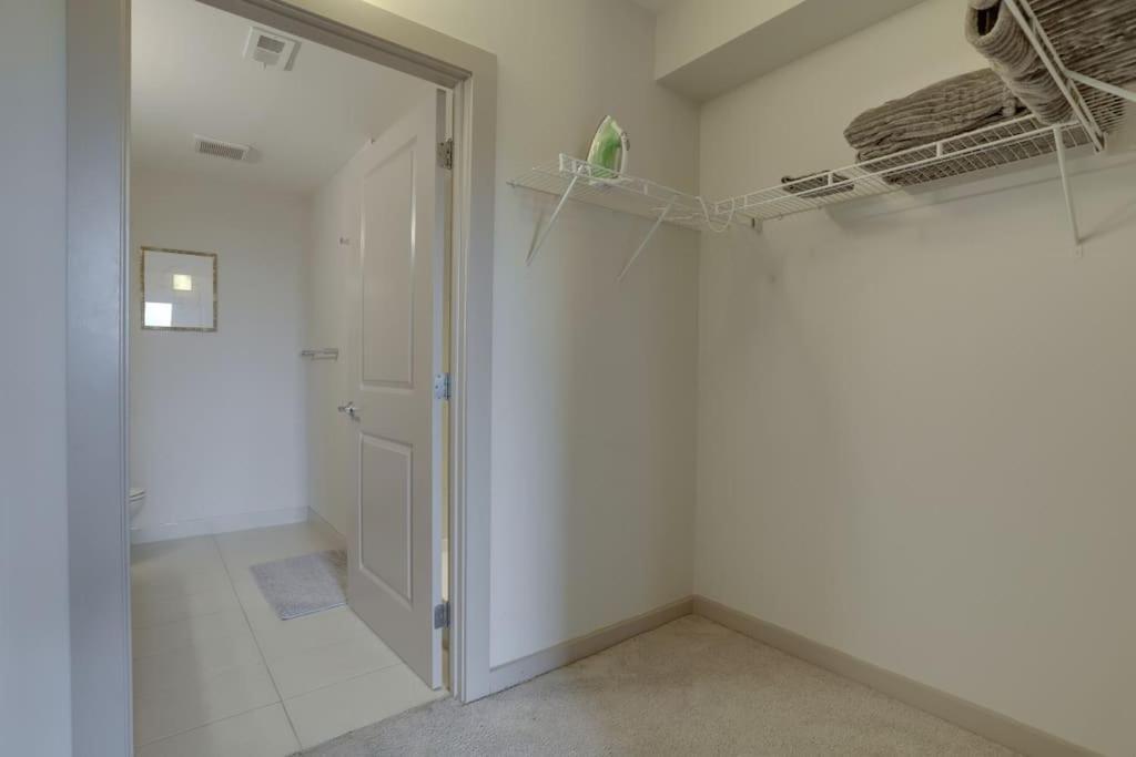 Wonderful 2Br Apartment At Crystal City Arlington Exteriér fotografie